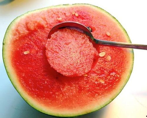 娱乐吃瓜酱碗为什么不碎,揭秘“娱乐吃瓜酱碗不碎”背后的神奇现象